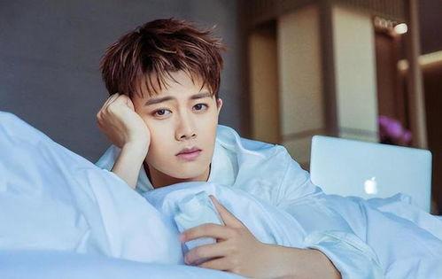 任嘉伦人设爆料视频,从古装侠客到现代精英，多面魅力引关注